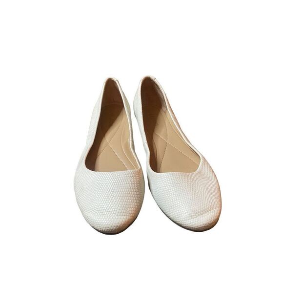 Alfani Cream Textured Vegan Leather Flats - Picture 10 of 11